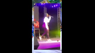 Ghana Lady performs naked on stage